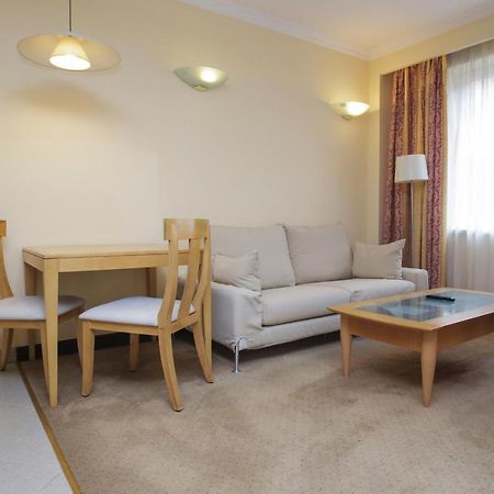 Chagala Atyrau Hotel ภายนอก รูปภาพ