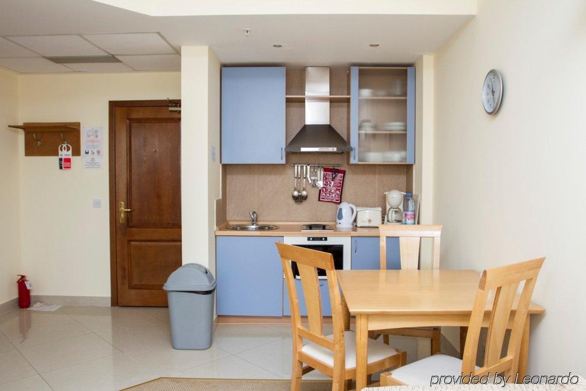 Chagala Atyrau Hotel ภายนอก รูปภาพ